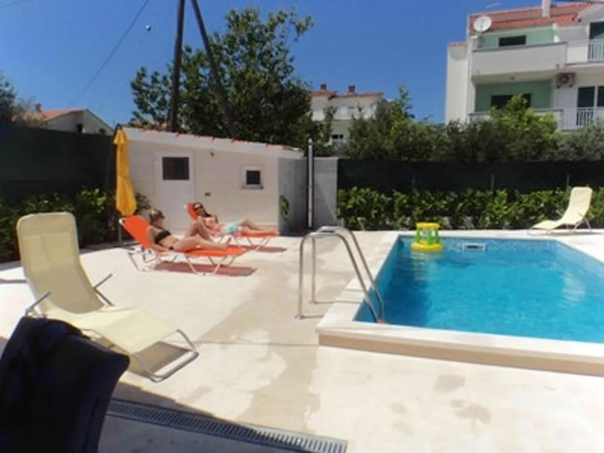 Comfortable Apartment In Kastel Novi Shared Pool 47M² Kastela