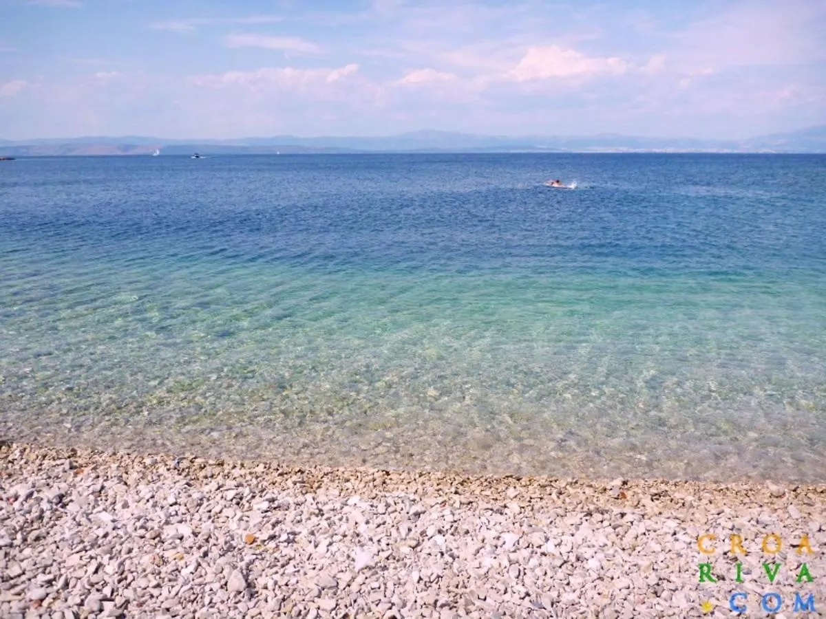 Comfortable Apartment In Kastel Novi Shared Pool 47M² Kastela
